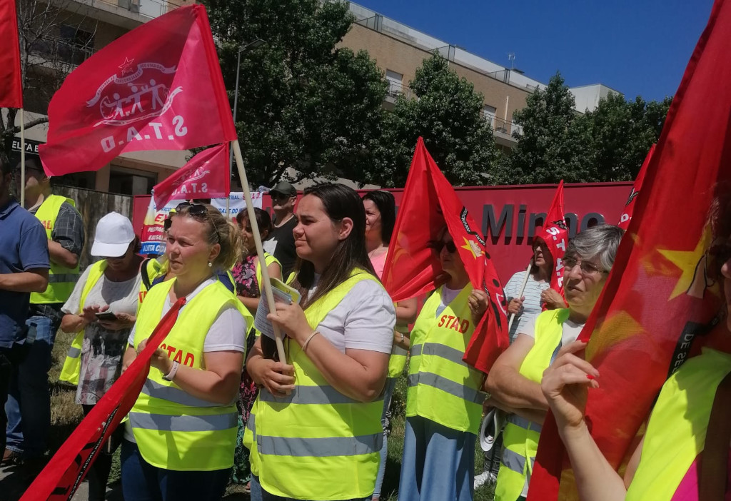 Aos trabalhadores e trabalhadoras da Servilimpe nos Serviços Sociais da Universidade do Minho